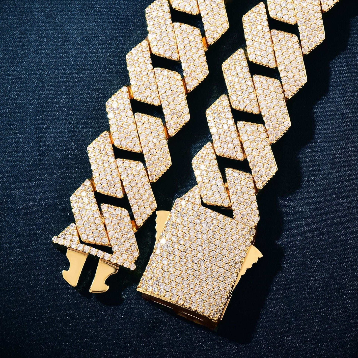 Iced Out Bulky Hip Hop Necklace Chain