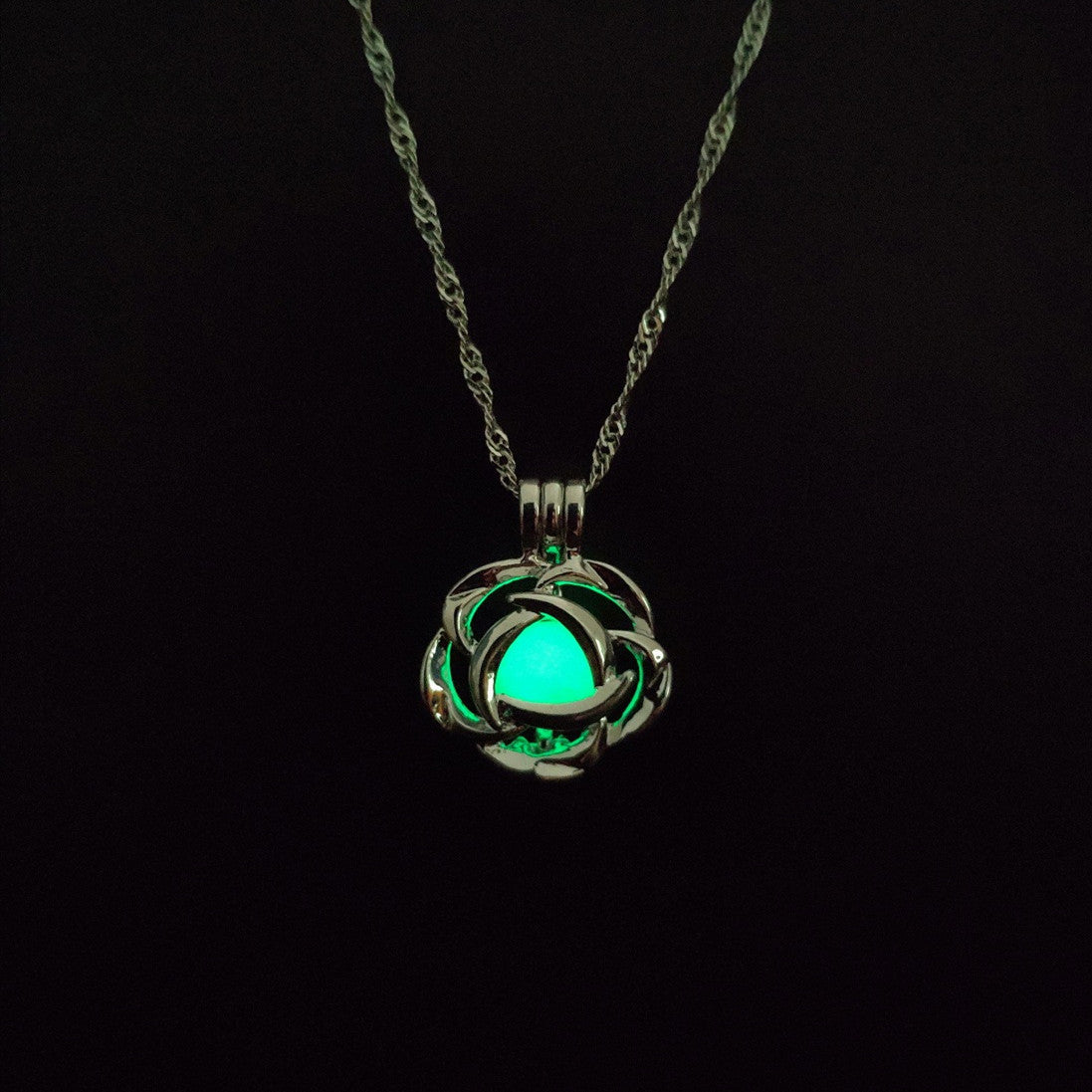 Luminous Rose Pendant - DATNEWDRIP