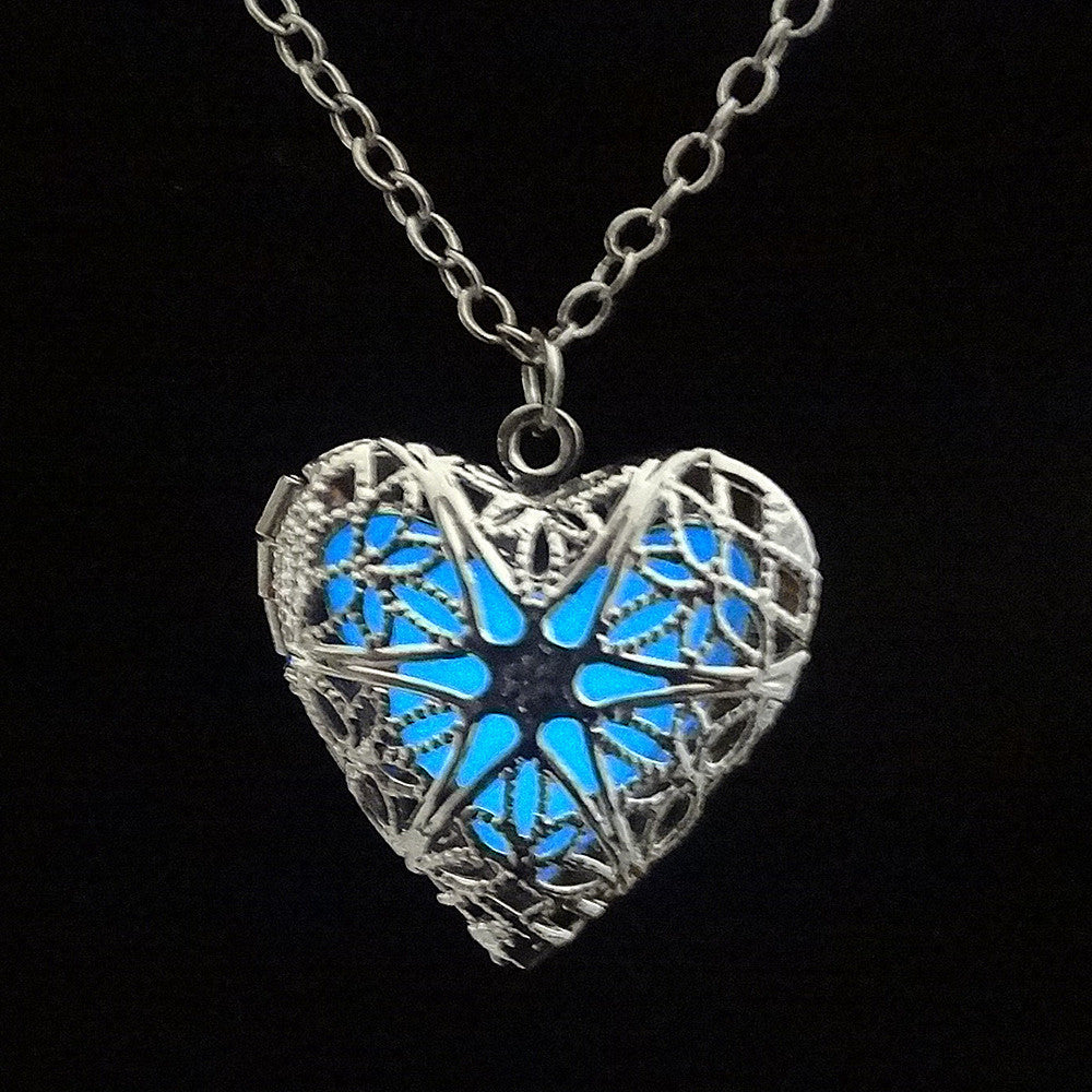 Luminous Glowing Heart Pendant - DATNEWDRIP