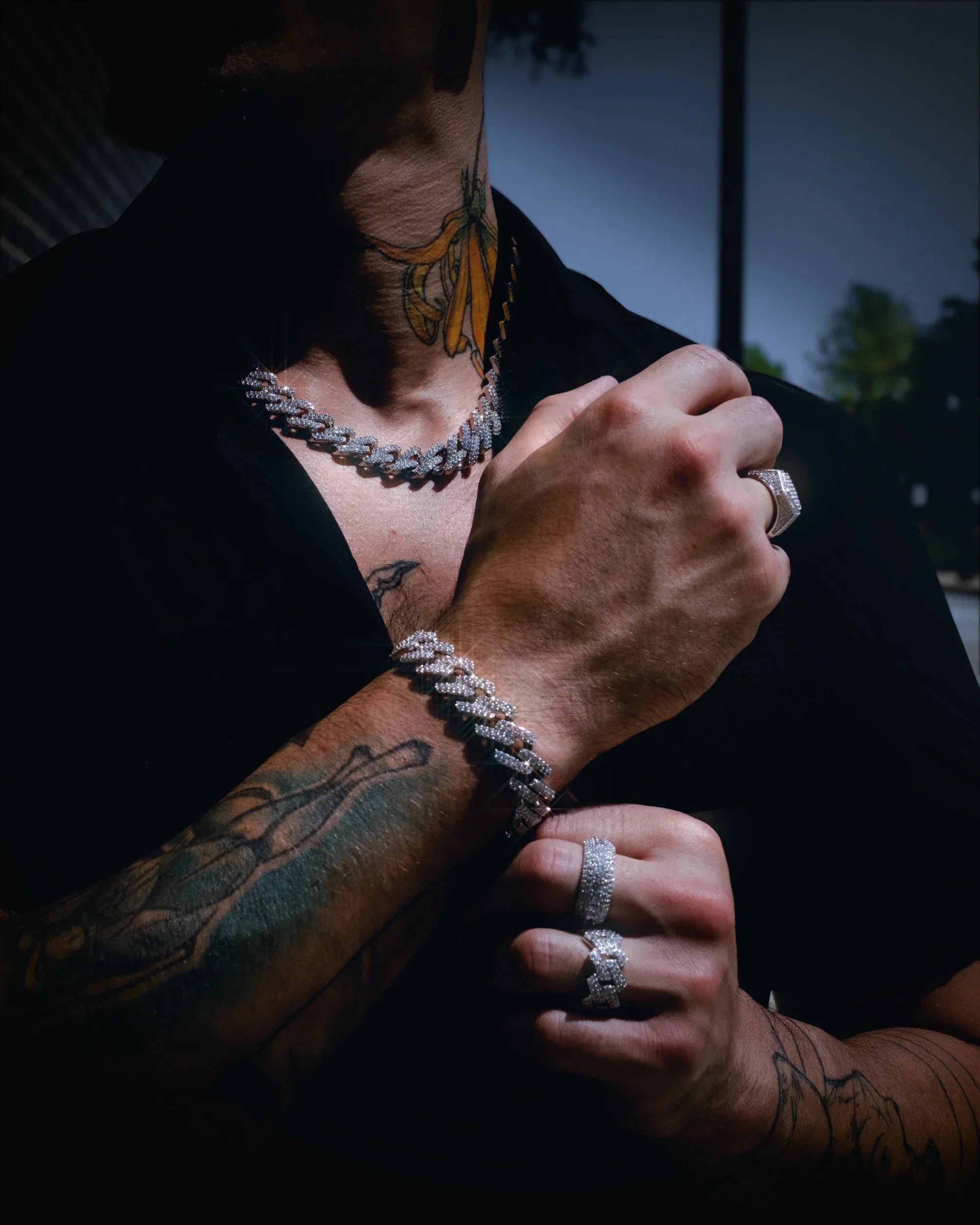 2024 Men’s Hip-Hop Jewelry Trends: Iced Out Looks Revealed