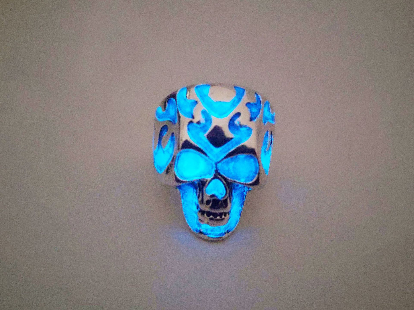 Retro flame skull luminous ring