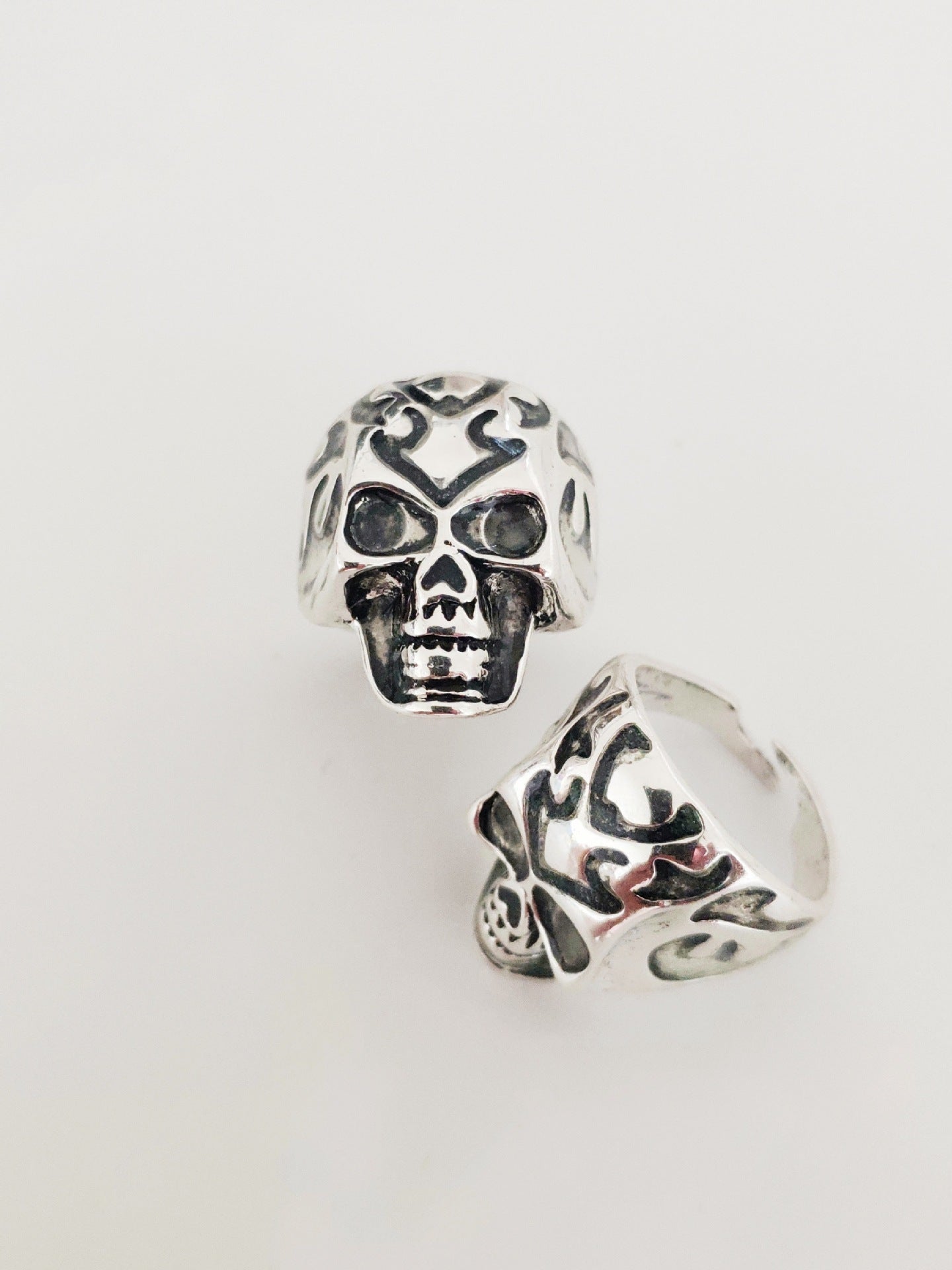 Retro flame skull luminous ring