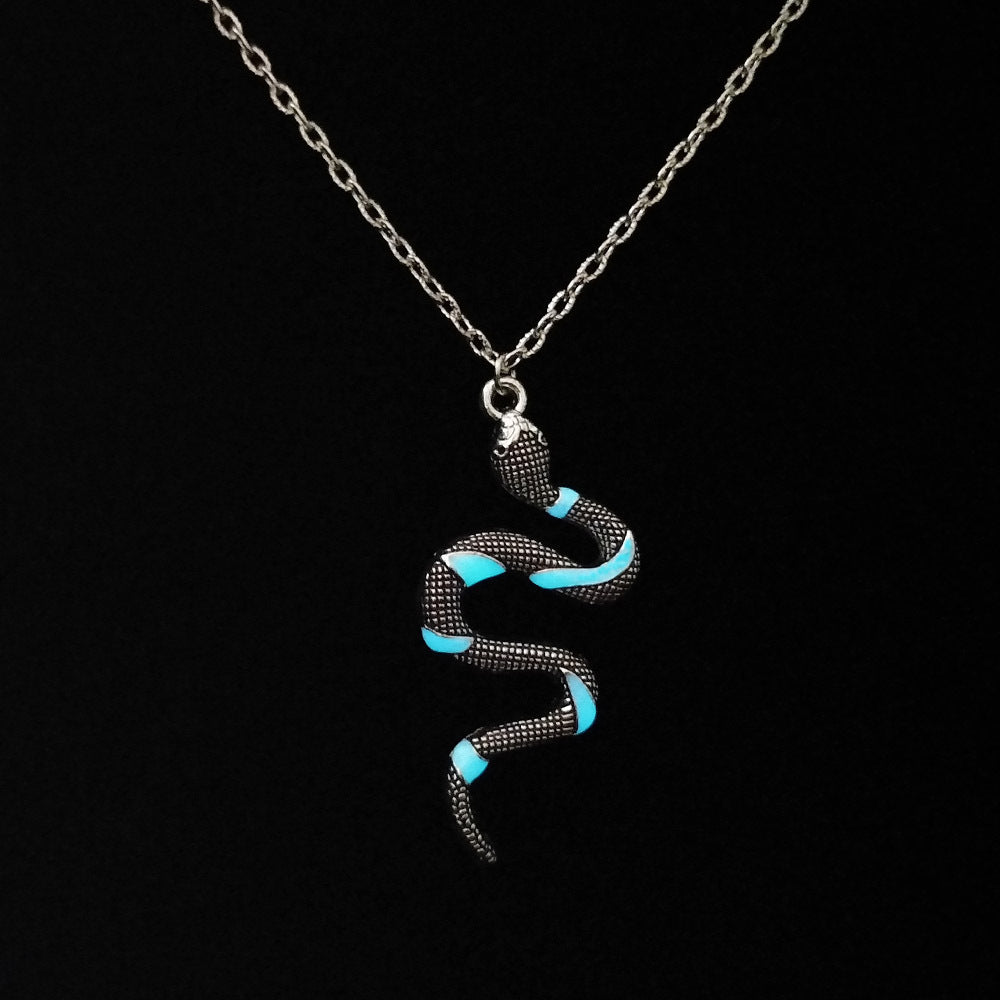 Retro Alloy Luminous Snake-Shaped Pendant Personality Clavicle Necklace