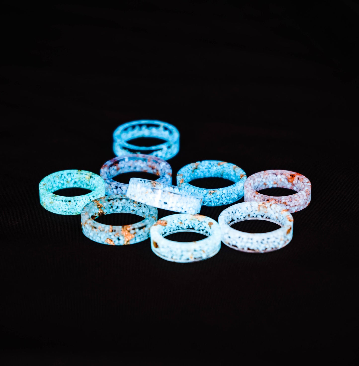 Luminous popcorn ring features