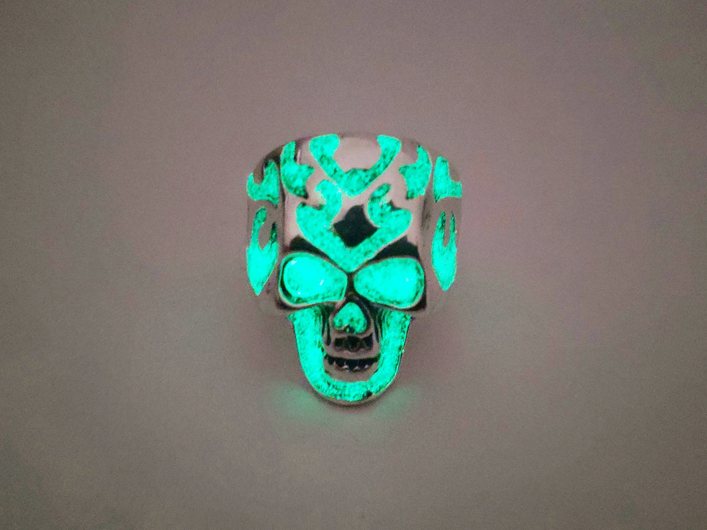 Retro flame skull luminous ring