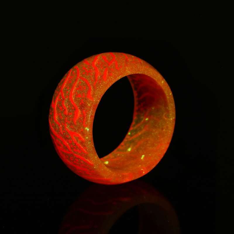 Wild cool luminous pattern ring