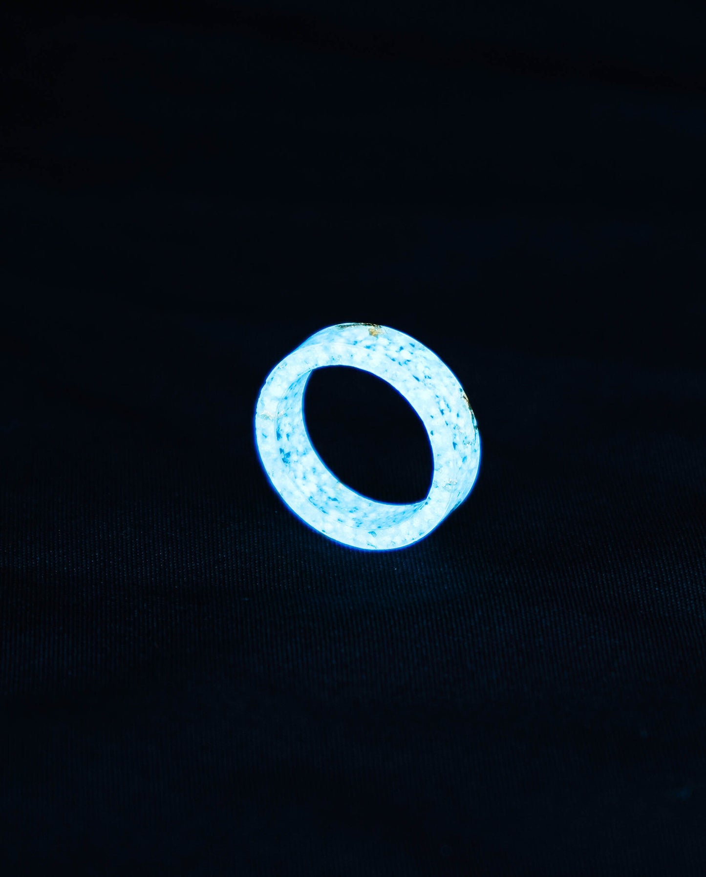 Luminous popcorn ring features