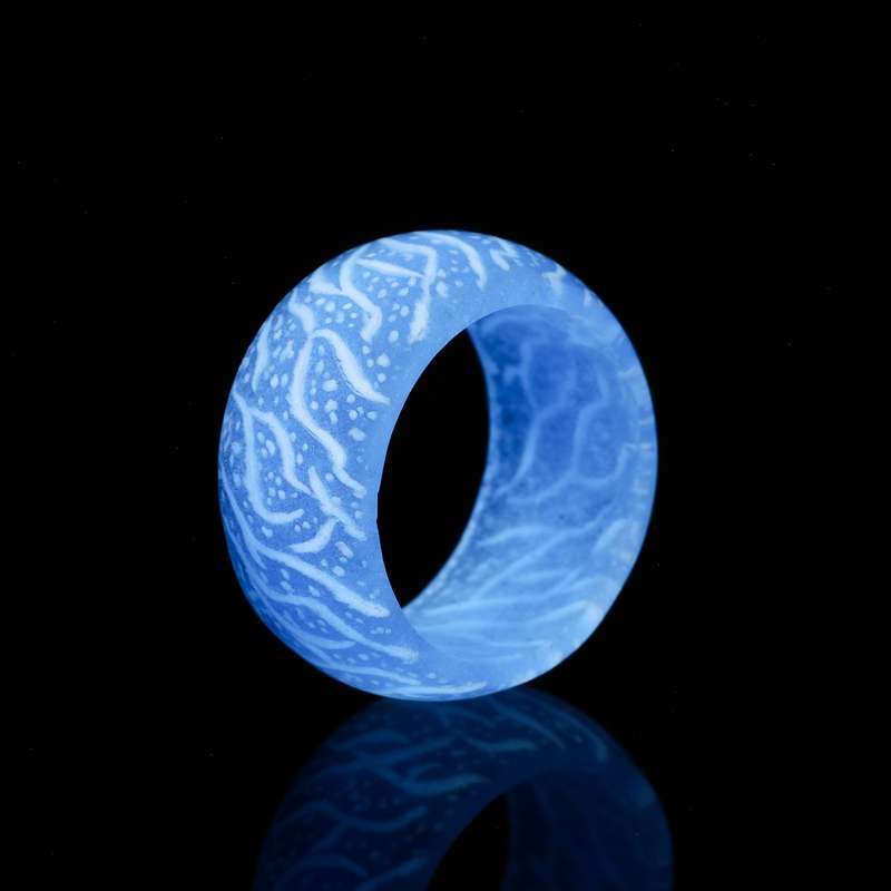 Wild cool luminous pattern ring