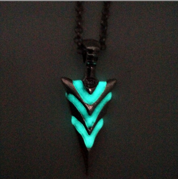 new luminous necklace ARROW Arrows luminous pendant fashion creative sweater chain