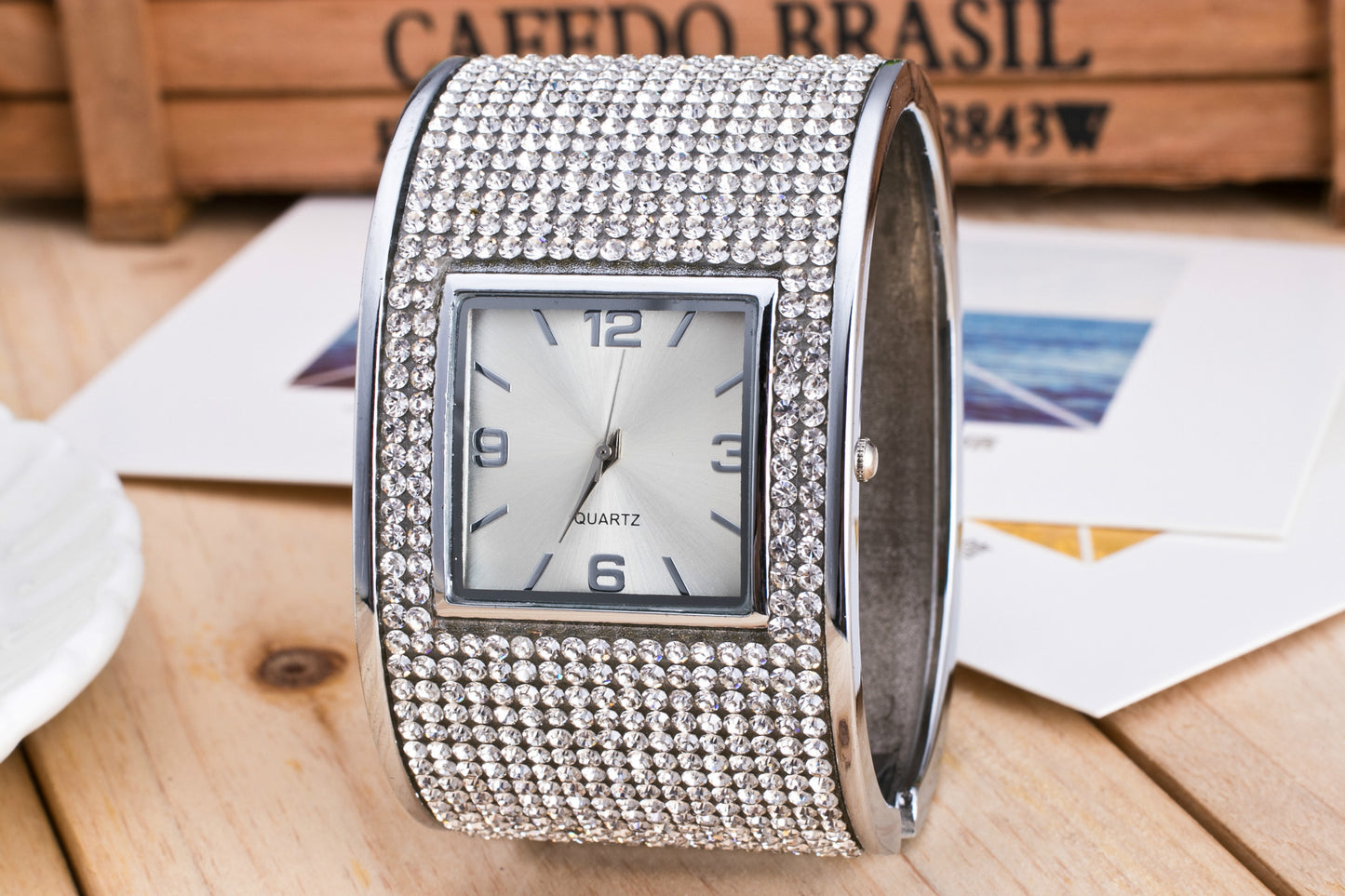 Diamond-studded Fashion Watch