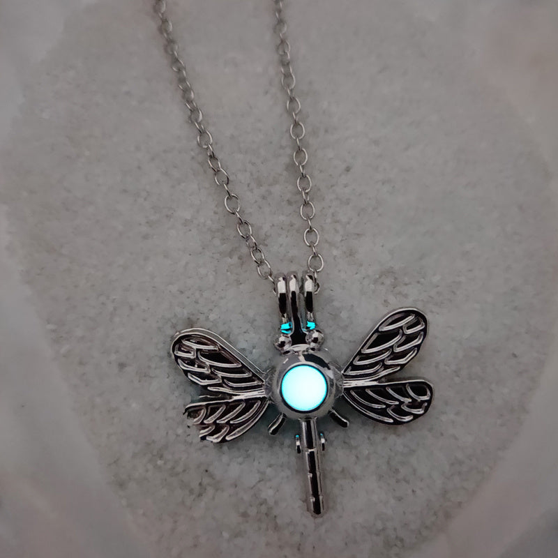 DIY luminous dragonfly necklace