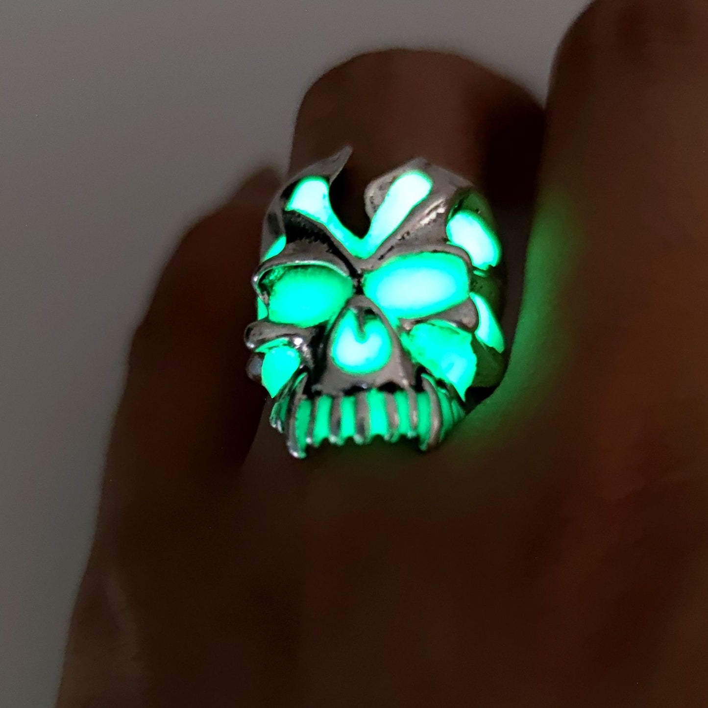 Alloy Ghost Head Toothy Luminous Ring