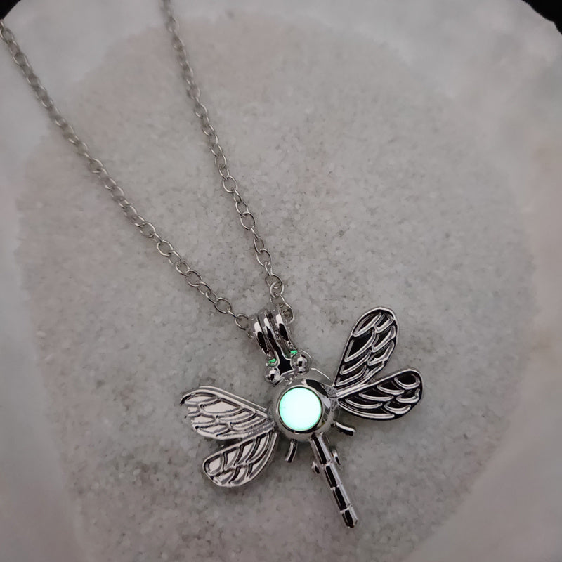 DIY luminous dragonfly necklace