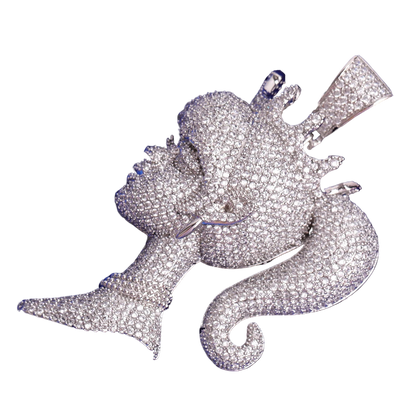 Iced Out queen doll rapper pendant jewelry sparkling with detailed rhinestones for hip-hop style