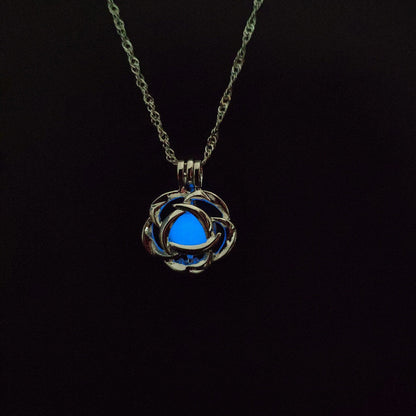 Luminous Rose Pendant - DATNEWDRIP