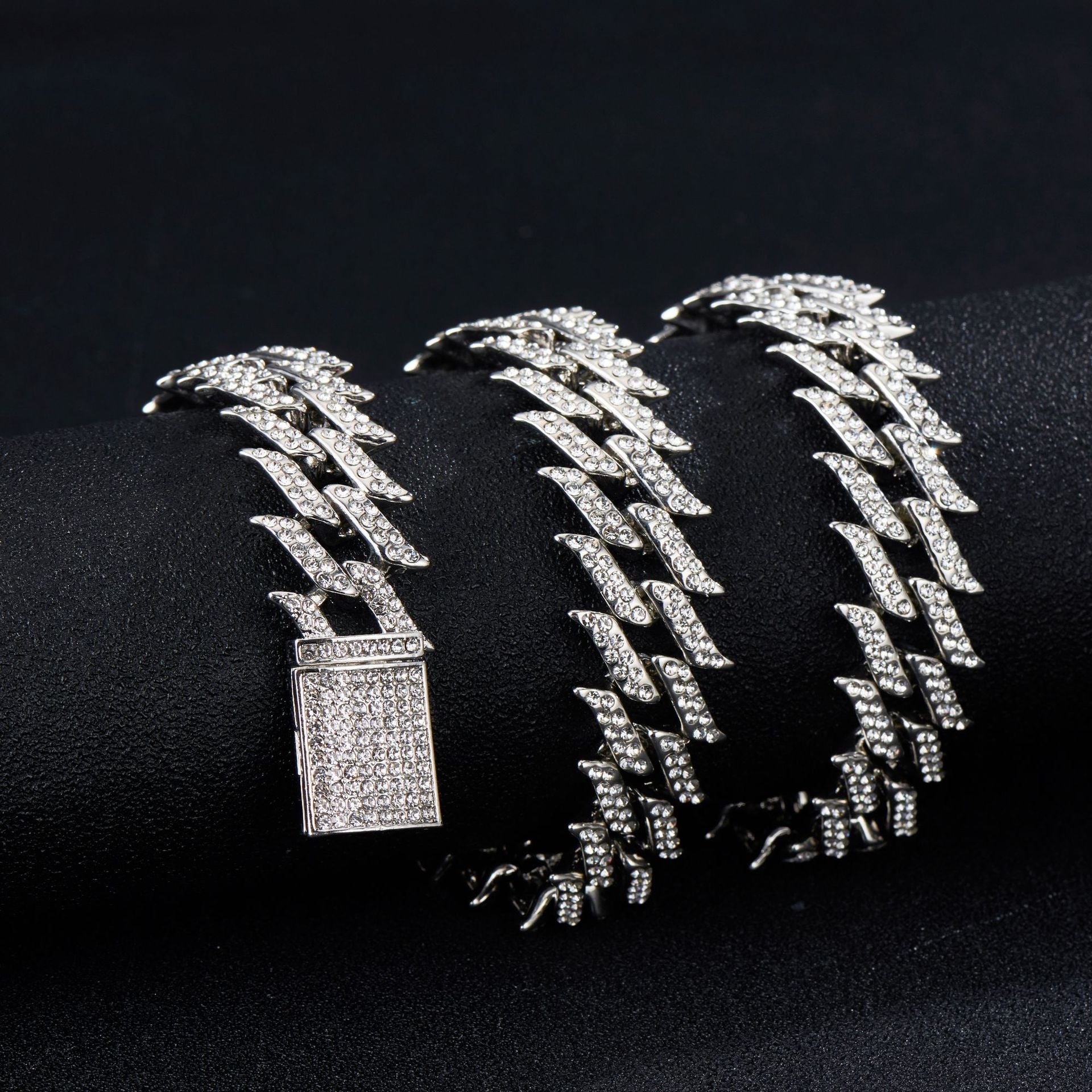 Iced Out Pointed Leaf Cuban Link Chain - DATNEWDRIP